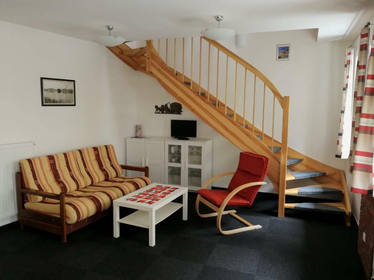 Apartman U Hippolyta ยินดริคูฟราเดตส์ ภายนอก รูปภาพ