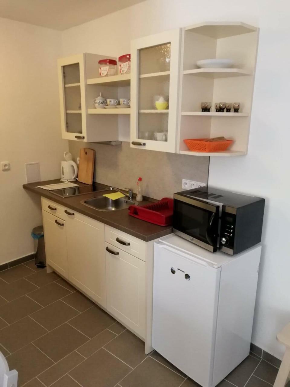 Apartman U Hippolyta ยินดริคูฟราเดตส์ ภายนอก รูปภาพ