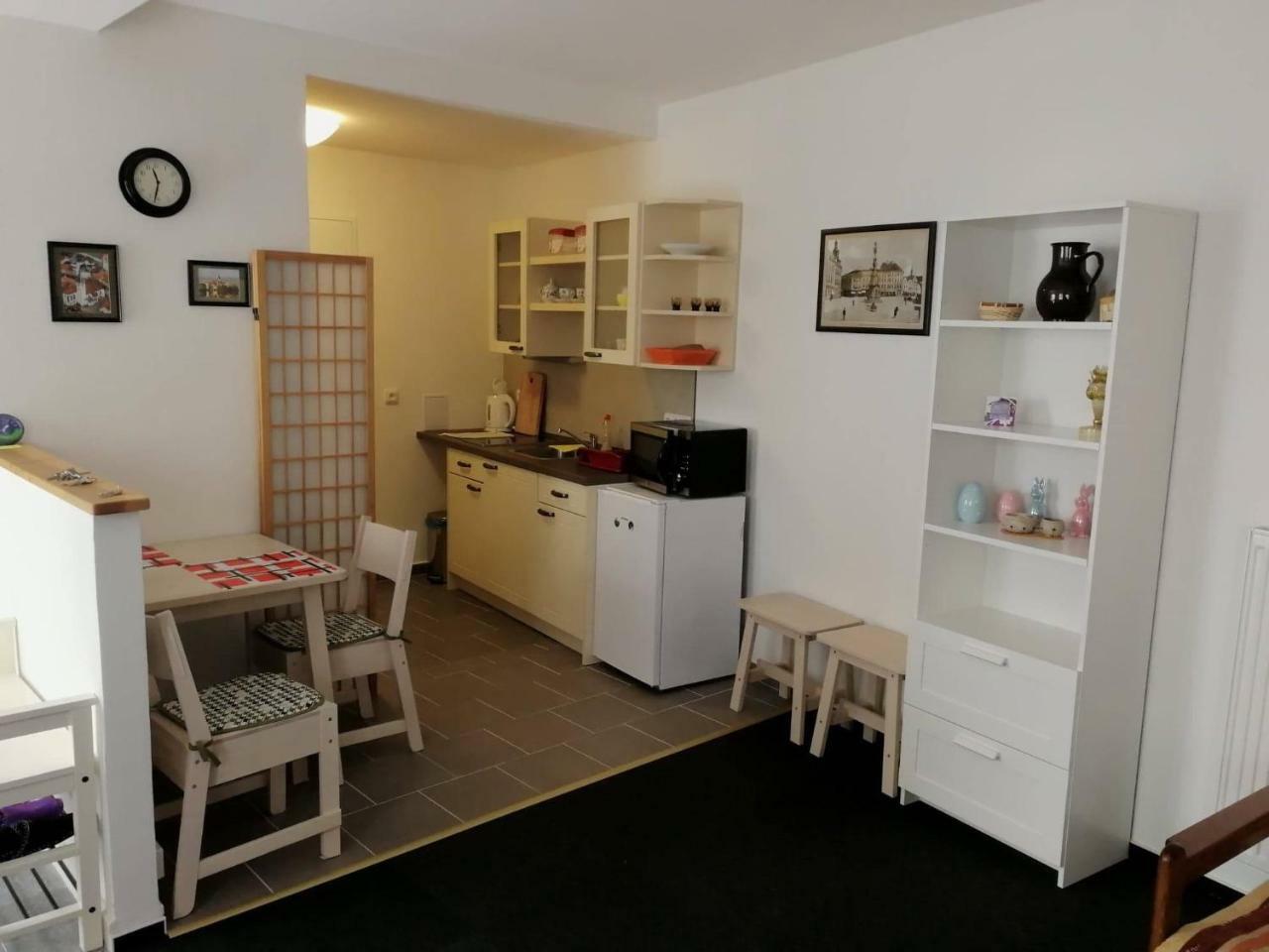 Apartman U Hippolyta ยินดริคูฟราเดตส์ ภายนอก รูปภาพ